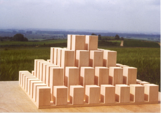 Modell der Zeitpyramide