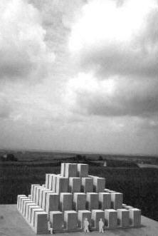 Wemdinger Zeitpyramide im Modell